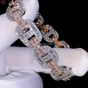 RB Gems เครื่องประดับเงินแท้ 925 ประดับเพชร MVVS แบบ Iced สองสี สร้อยข้อมือแบบ Cuban Link สไตล์โรแมนติก รับรองโดย GIA - Product Image 1