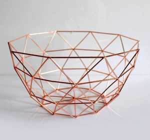 Cesta Decorativa de Alambre Metálico con Acabado en Oro Rosa para Almacenamiento en el Hogar y Empaque de Regalos - Product Image 2