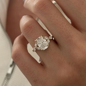 Bague en diamant de laboratoire allongé de 3 carats, inspirée de la nature, avec motif brindille et feuille, certifiée IGI - Product Image 4