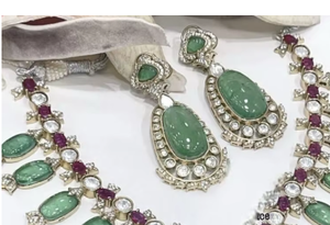 Atractivo Juego de Collar y Aretes de Moissanita Clásica Chapada en Oro de Primera Calidad, Regalo para Bodas Indias y Fiestas - Product Image 3