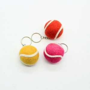 Porte-clés en feutre fait main en forme de balle de tennis, breloque pour sac de sport - Product Image 6