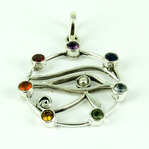 Colgante de Plata con Múltiples Piedras Aura Beauty, Joyería de Plata Única, Estilo Bohemio Cristiano, Temática de Amantes, Amatista e Iolita - Product Image 2