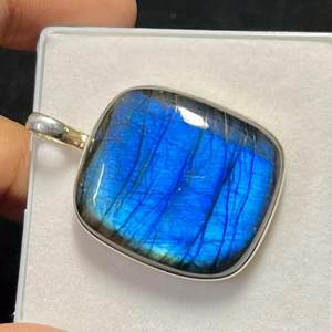 Colgante de Labradorita Azul – Plata de Ley 92.5, Gema Multifacética - Product Image 3