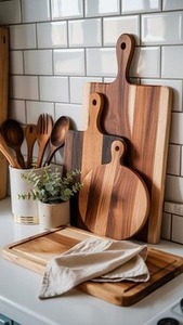 Planche à découper rustique en bois massif avec deux poignées – Planche de préparation et de service des aliments à grain naturel - Product Image 2