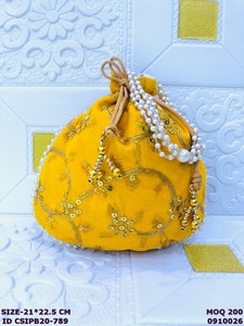 Bolso Potli de terciopelo bordado a mano con asa de perlas |   Bolsa con Cordón para Novia India |   Bolso de mano étnico para fiesta de bodas - Product Image 3