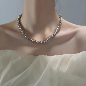 Collar de Perlas Grises de Alta Gama Vintage Shijia para Mujer, Cadena de Clavícula de Lujo, Inspirado en Celebridades de Internet, Mismo Estilo Disponible - Product Image 2