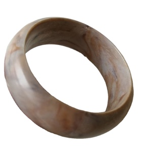 BANGLE EN RÉSINE LOOK UNIQUE COULEUR ÉLÉGANTE PLEINE CONCEPTION BANGLES COULEUR PLEINE ET FNSH Bracelet en résine EPOXY de petite taille - Product Image 1