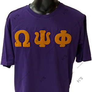 Fraternidad al por Mayor | Omega |   Camiseta de algodón jersey morada para hombre, transpirable, de secado rápido, con estampado en el bajo. - Product Image 3