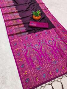 Lo Último en Moda Femenina: Saree de Seda Pashmina con un Textura Suave y Lujosa, con Borde Paisley en el Pallu y Piezas de Blusa Sin Arrugas para Fiesta - Product Image 5