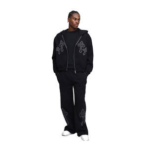 Ensemble survêtement homme noir avec sweat à capuche entièrement zippé orné de strass et pantalon assorti – Vêtements OEM ODM en gros - Product Image 1