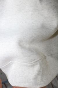 เสื้อสเวตเชิ้ตคอเต่า FISHER WHITE ปักลายสีแดง 100% ด้วยด้ายคุณภาพสูง - Product Image 5