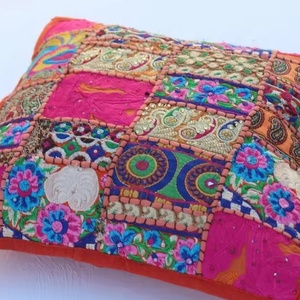 Nueva llegada surtido Sari Patchwork funda de cojín bordado Patchwork funda de almohada para la decoración del hogar - Product Image 1