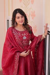 Vestido tradicional indio de tela dorada con bordado de cuentas para la temporada de bodas y fiestas para mujeres. - Product Image 6