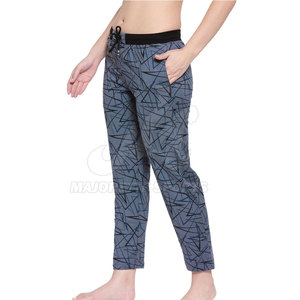 Pantalons polyvalents et modernes pour femmes, conçus pour un usage décontracté, un style bureau et une coupe décontractée, en promotion. - Product Image 3
