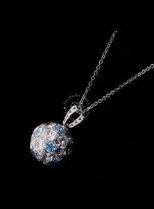 Elegante Colgante de Bola de Diamante de Laboratorio en Oro Blanco de 14K, 28 CT, Corte Brillante Hexagonal, Azul Blanco Casi Incoloro, Engaste Invisible - Product Image 4