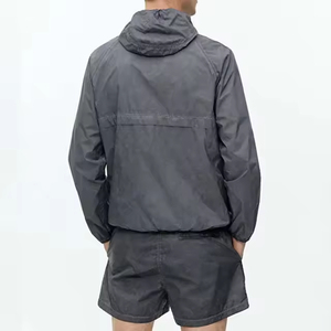 Ensemble court coupe-vent personnalisé pour homme – Confortable, respirant, en nylon – Prix raisonnable, logo personnalisé, OEM - Product Image 2