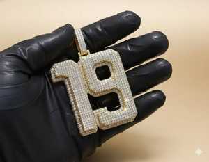 Colgante Personalizado con Letra y Número, Plata de Ley 925, Chapado en Oro de 18K, Moissanita VVS, Dije de Lujo Estilo Hip Hop, Diamante Dvars - Product Image 6