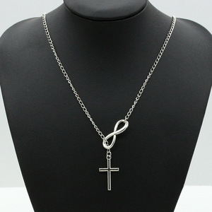 Collier avec pendentif croix infinie pour femmes, bijoux à la mode en ton argent, longueur normale, style décontracté - Product Image 2