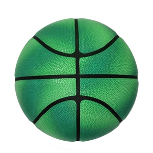 ลูกบาสเก็ตบอลหนังคอมโพสิตสำหรับการแข่งขันอย่างเป็นทางการ พร้อมการยึดเกาะที่ดีขึ้นและการเด้งสูง เหมาะสำหรับการฝึกซ้อมและการใช้งานระดับมืออาชีพ - Product Image 1