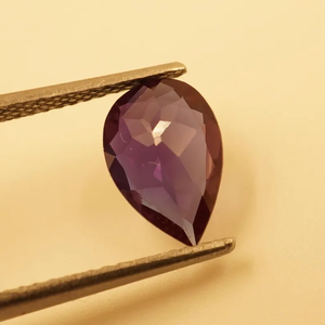 พลอยอเล็กซานไดรต์ทรงลูกแพร์จาก HAYAAT GEMS น้ำหนัก 1.40 กะรัต สำหรับทำเครื่องประดับ - Product Image 3