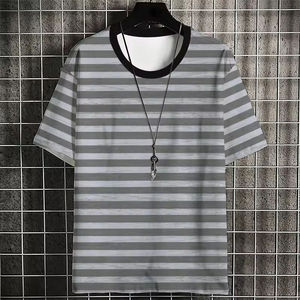 T-shirt décontracté à rayures pour homme, col rond, manches courtes, tricoté, coupe régulière, motif streetwear, vente en gros - Product Image 3