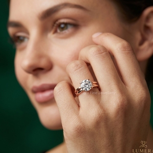 Bague de fiançailles Lumera Fine Jewellery, diamant de laboratoire D VVS2 taille brillant, certifié IGI, plaqué or 18 carats, luxe pour femme - Product Image 5