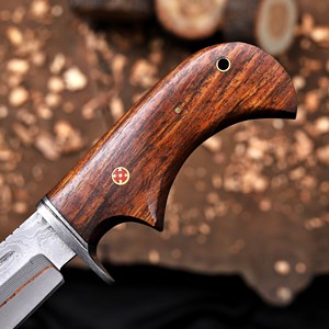 Cuchillo de caza nórdico forjado a mano de cobre y damasco, hecho a medida, hoja fija con punta de clip, mango de palisandro, funda, cuchillo de 10 pulgadas - Product Image 5