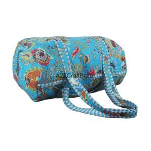 Sac de voyage matelassé en coton biologique fait main avec deux poignées, motif floral matelassé, fermeture ouverte, sac de shopping - Product Image 5