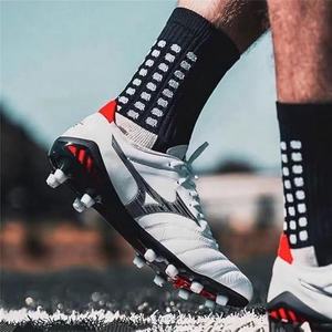 Calcetines Personalizados con Servicio OEM, Calcetines Deportivos con Agarre Antideslizante, Calcetines de Fútbol con Almohadillas de Agarre, Precio Bajo para Hombre - Product Image 3