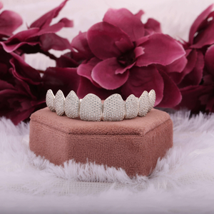 Grillz de luxe personnalisés avec diamants pour hommes et femmes – Collection de bijoux de mode urbaine élégante - Product Image 4