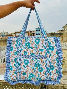 Elegante Bolso Tote Acolchado de Algodón para Mujer con Estampado de Bloques y Cremallera para Viajes y Uso Diario - Product Image 4