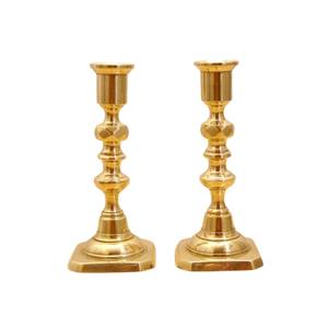 Porte-bougies coniques en laiton massif de haute qualité, chandeliers décoratifs en métal faits à la main pour la décoration intérieure et les mariages - Product Image 1