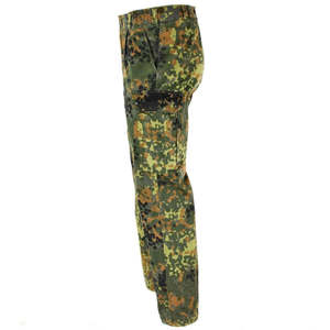 Los pantalones de camuflaje ligeros del uniforme alemán están diseñados para brindar comodidad en climas cálidos, son transpirables y fáciles de usar durante mucho tiempo. - Product Image 1