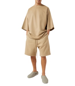 Ensemble de vêtements pour hommes, t-shirt et short, design tendance, été 2024, nouvelle collection, t-shirt à manches courtes et short amples, ensemble deux pièces - Product Image 1