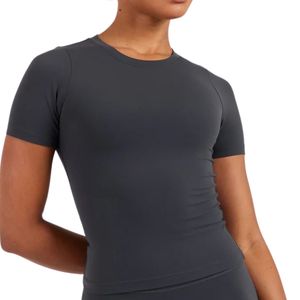 เสื้อครอปออกกำลังกายผู้หญิงไร้ตะเข็บ ทรงเข้ารูป แขนสั้น ระบายอากาศได้ดี เหมาะสำหรับโยคะ ฟิตเนส วิ่ง ออกกำลังกาย เสื้อยืดกีฬาแบบเรียบ - Product Image 1