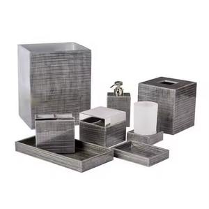 Elegante Juego de Accesorios de Baño de Metal Decorativo con Bandeja para Jabón - Product Image 3