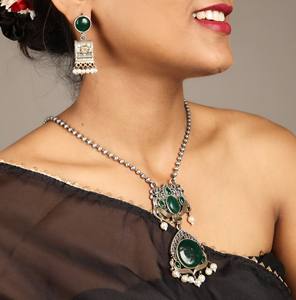 Conjunto de Joyería de Plata Oxidada con Piedra de Ónix, Diseño Étnico Bohemio para Parejas, Regalo de Boda o Compromiso para Mujer - Product Image 1