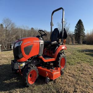 Tractor Agrícola Usado BX2380 4X4 de 120HP con Tecnología de Motor Moderna, Caja de Cambios y Bomba Reforzadas - Product Image 3