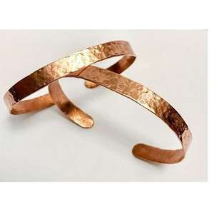 Bracelet ouvert ajustable de qualité supérieure fait main, bijoux en cuivre et laiton artisanaux avec gravure, cadeau pour hommes et femmes - Product Image 4