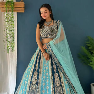 ชุดเลเฮนกาโชลีสำหรับงานปาร์ตี้ของดีไซเนอร์ - Product Image 1