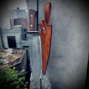 Cuchillo de Caza Hecho a Mano con Hoja de Acero al Carbono, Punta Caída, Mango de Madera y Funda de Cuero para Supervivencia al Aire Libre - Product Image 6