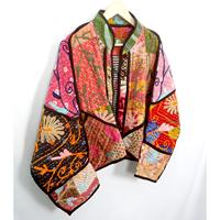 Veste réversible Kantha indienne faite à la main pour femme, robe de style bohème en patchwork pour l'hiver avec motif de lettres