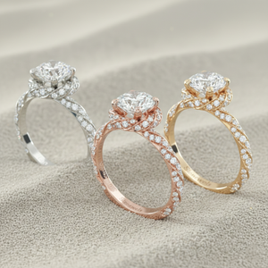 Bague de fiançailles certifiée en or rose plaqué, avec halo de diamants torsadés - Product Image 5