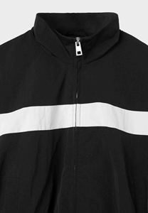 <b>Men</b> <b>Lightweight</b> Windproof <b>Jacket</b> With Custom Logo Zip Pockets Water-Resistant <b>For</b> Outdoor Hiking <b>Jacket</b> - Product Image 3