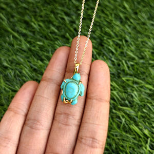 จี้เทอร์ควอยซ์สีน้ำเงินโบราณทำมือ ชุบทอง 18k พร้อมสร้อยแบบเคเบิ้ล ขายส่ง จี้รูปเต่าแบบฝังเพชร สร้อยคอทองเหลือง เครื่องประดับ - Product Image 4