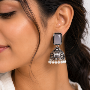 ต่างหูระย้า jhumka ไข่มุกเงินแท้สีเทาออกซิไดซ์สำหรับผู้หญิงต่างหูระย้างานปาร์ตี้แนววินเทจทันสมัย - Product Image 1