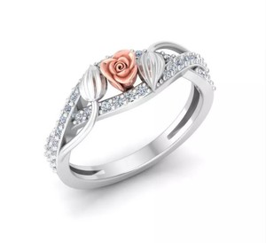 แหวนดอกกุหลาบเงินแท้ 925 ดีไซน์พรีเมียม ตกแต่งสองสี ประดับเพชร CZ ลายใบไม้ เครื่องประดับสำหรับผู้หญิง - Product Image 1