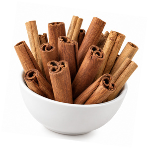Rouleaux de cannelle délicieux de qualité supérieure, fabriqués au Vietnam, conformes aux normes internationales, en sac filet, à prix avantageux. - Product Image 1