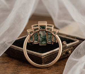 Anillos de Alta Gama con Baño de Oro de 18k PVD, Estilo Art Deco, con Piedras en Forma de Baguette, Cristales Vintage, Acero Inoxidable, Joyería Resistente al Deslustre - Product Image 2