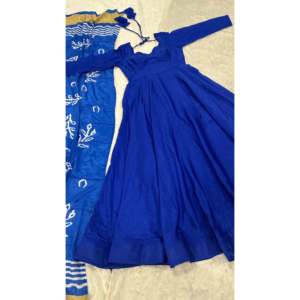 Hermoso Vestido Anarkali de Diseñador con Dupatta Modesto para Fiestas - Product Image 3